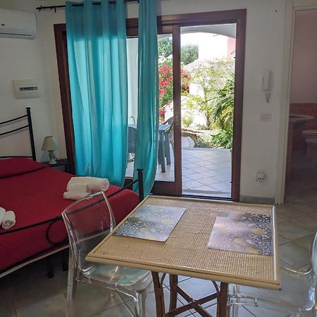 אפרטהוטל גולפו אראנצ'י Residenze Il Girasole מראה חיצוני תמונה