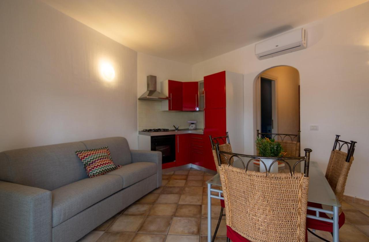 אפרטהוטל גולפו אראנצ'י Residenze Il Girasole מראה חיצוני תמונה