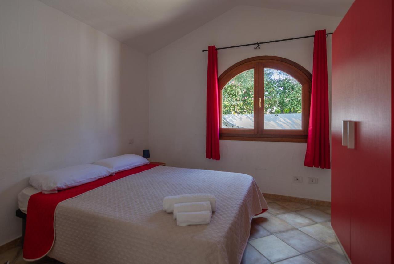 אפרטהוטל גולפו אראנצ'י Residenze Il Girasole מראה חיצוני תמונה