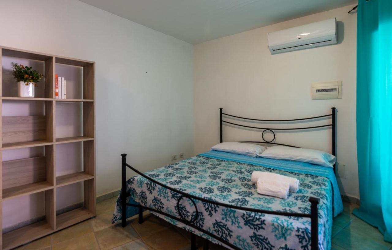 אפרטהוטל גולפו אראנצ'י Residenze Il Girasole מראה חיצוני תמונה
