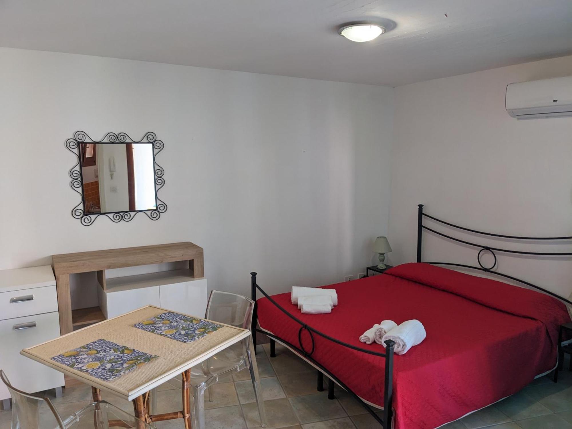 אפרטהוטל גולפו אראנצ'י Residenze Il Girasole חדר תמונה