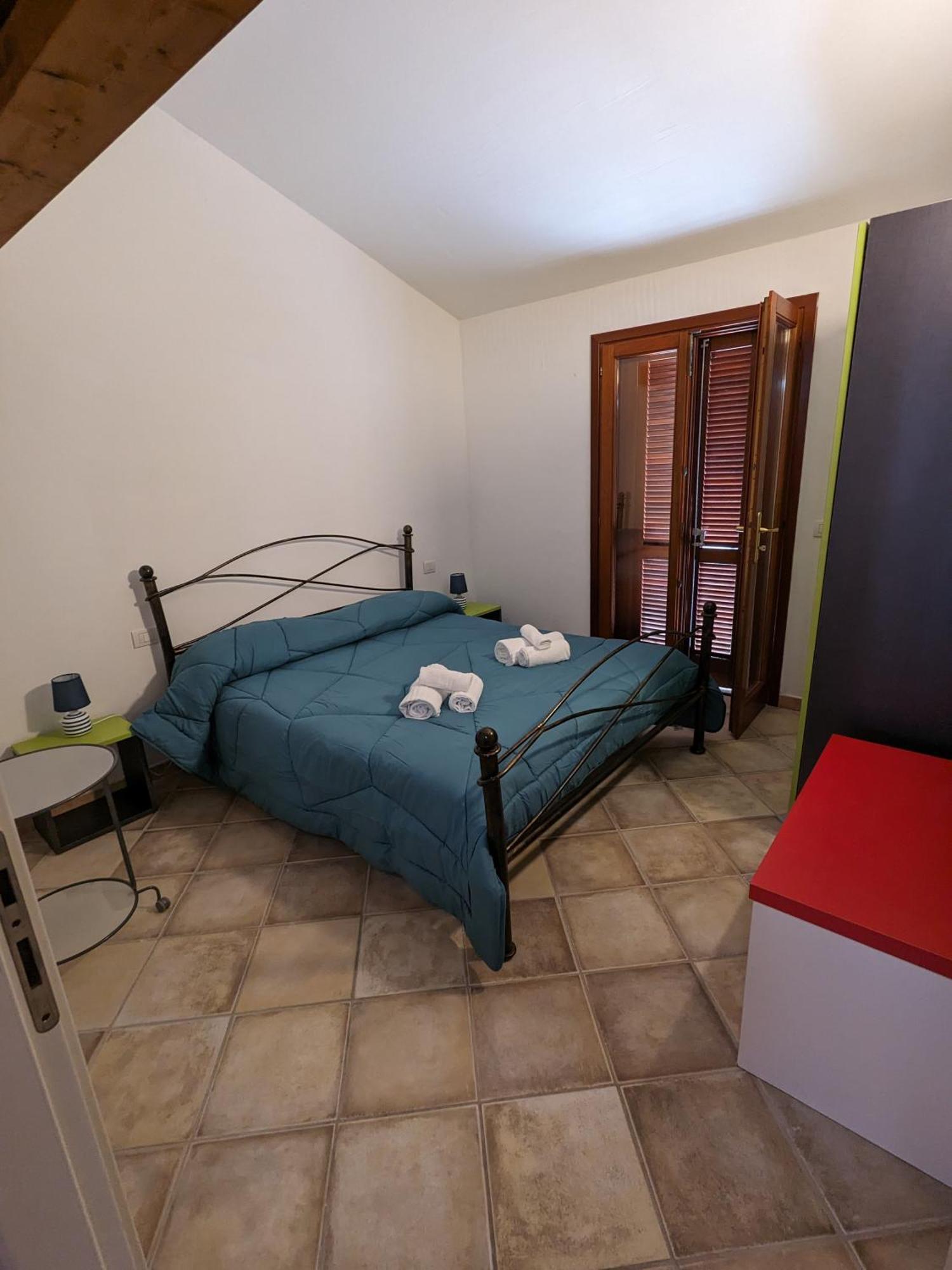 אפרטהוטל גולפו אראנצ'י Residenze Il Girasole מראה חיצוני תמונה