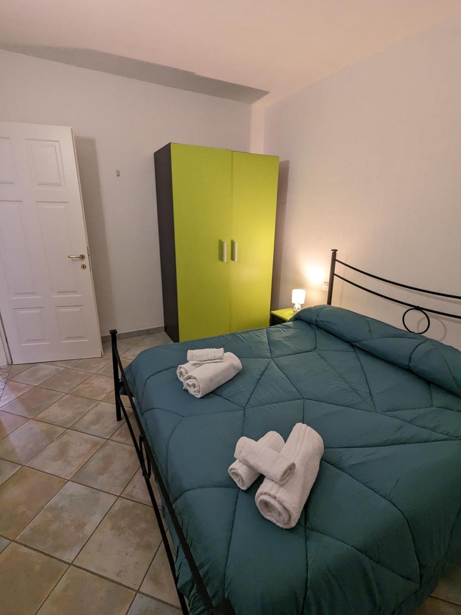 אפרטהוטל גולפו אראנצ'י Residenze Il Girasole מראה חיצוני תמונה