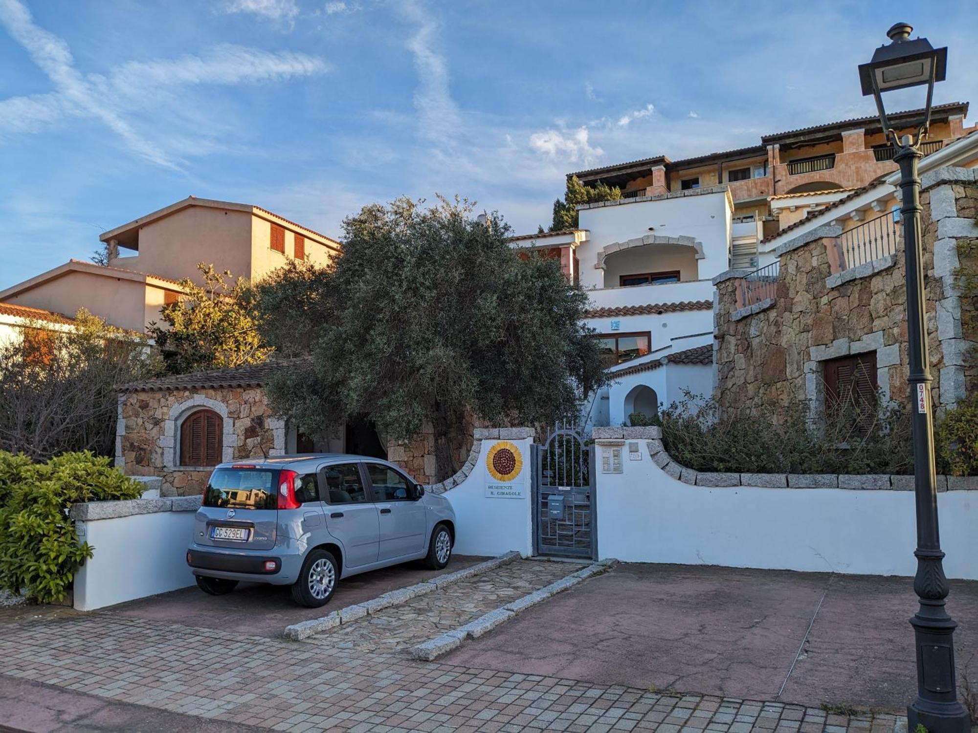 אפרטהוטל גולפו אראנצ'י Residenze Il Girasole מראה חיצוני תמונה